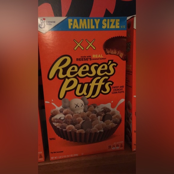 KAWS Reese’s puff cereal - Picture 4 of 6